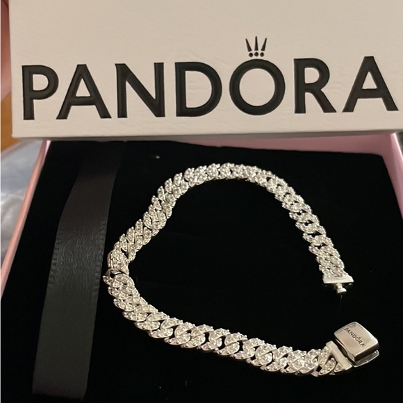 ✨SOLD✨Pandora Timeless Pavé Chain Bracelet - Picture 5 of 5